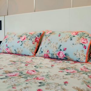 Quilted Bed Cover along with 2 Pillow Cover