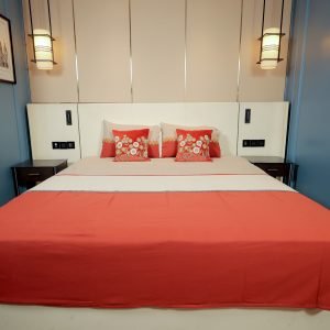 Designer Bed Spread along with 2 pillow cover, 2 cushion cover